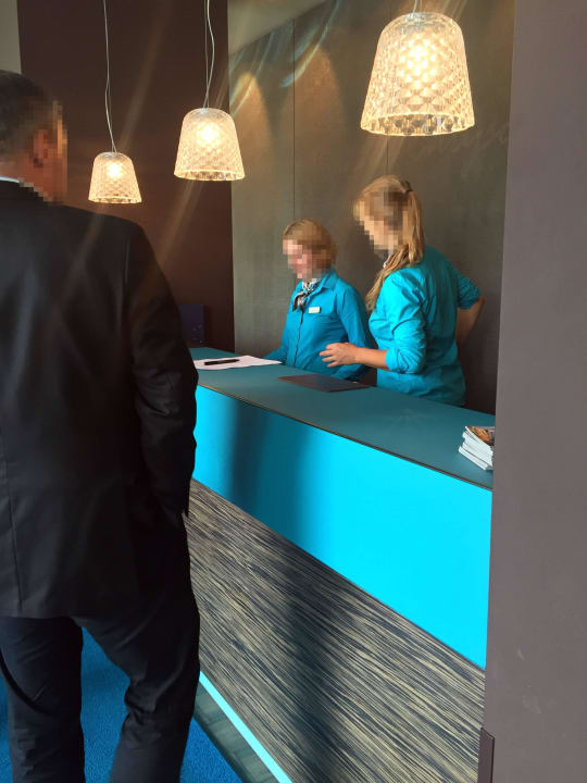 Rezeption Motel One Salzburg-Mirabell