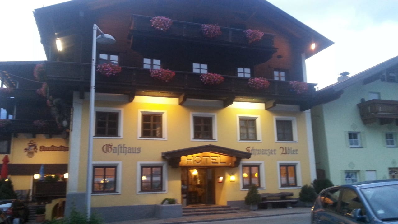 Haupteingang Hotel Schwarzer Adler