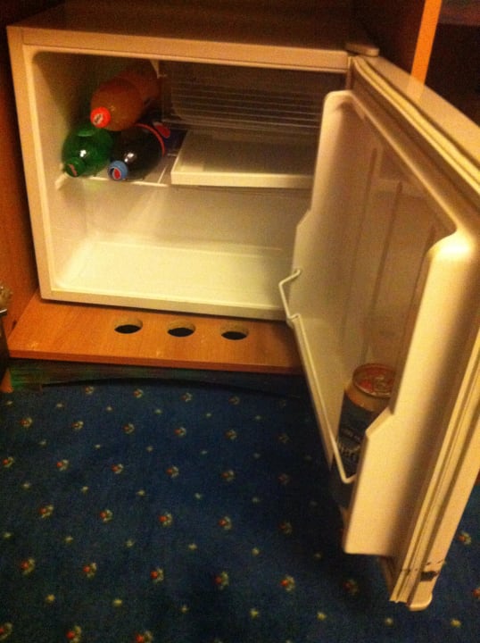 Minibar Wasser ist kostenfrei aber wo?? Club Yali Hotels & Resort