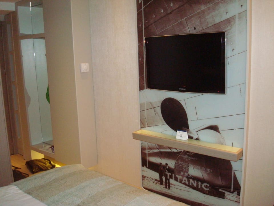 TV TITANIC Comfort Berlin Mitte