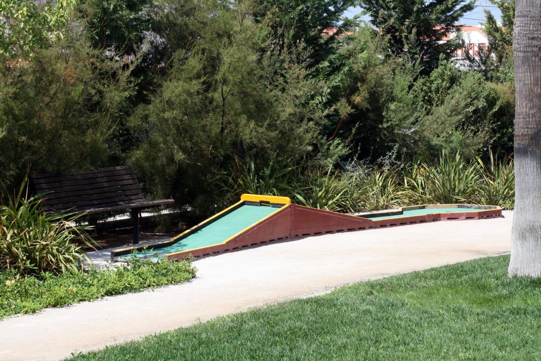 Minigolfanlage im Garten Ozadi Altura Beach Resort