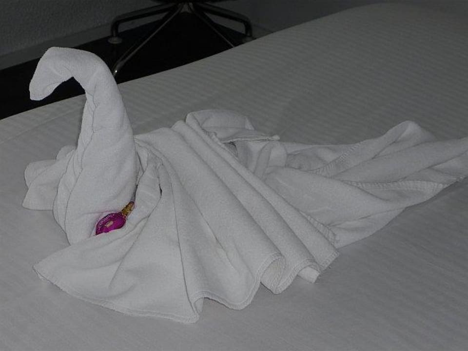 Handtuchschwan vom Zimmermädchen. Iberostar Waves Bahia de Palma