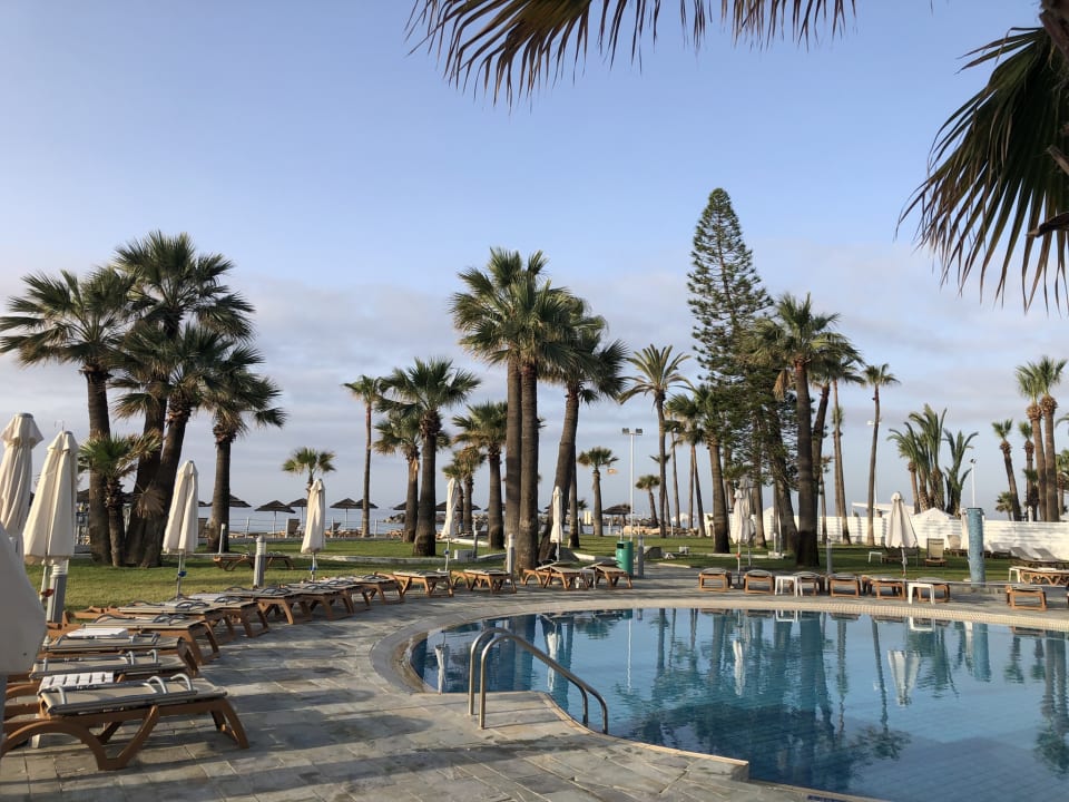 Pool The Golden Bay Beach Hotel