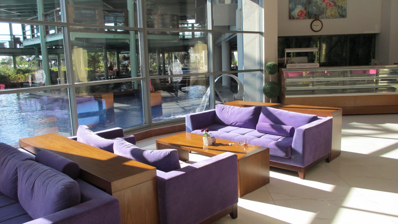 Oasis Bar Limak Lara Deluxe Hotel & Resort