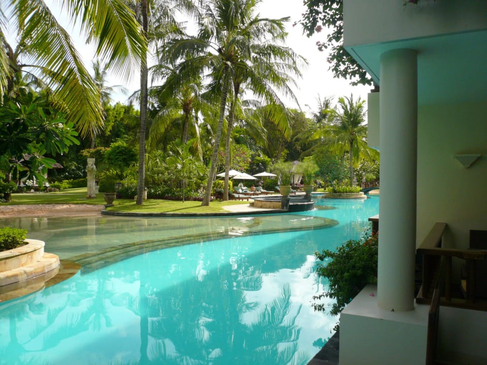 Вид из номера на лагуну The Laguna A Luxury Collection Resort & Spa