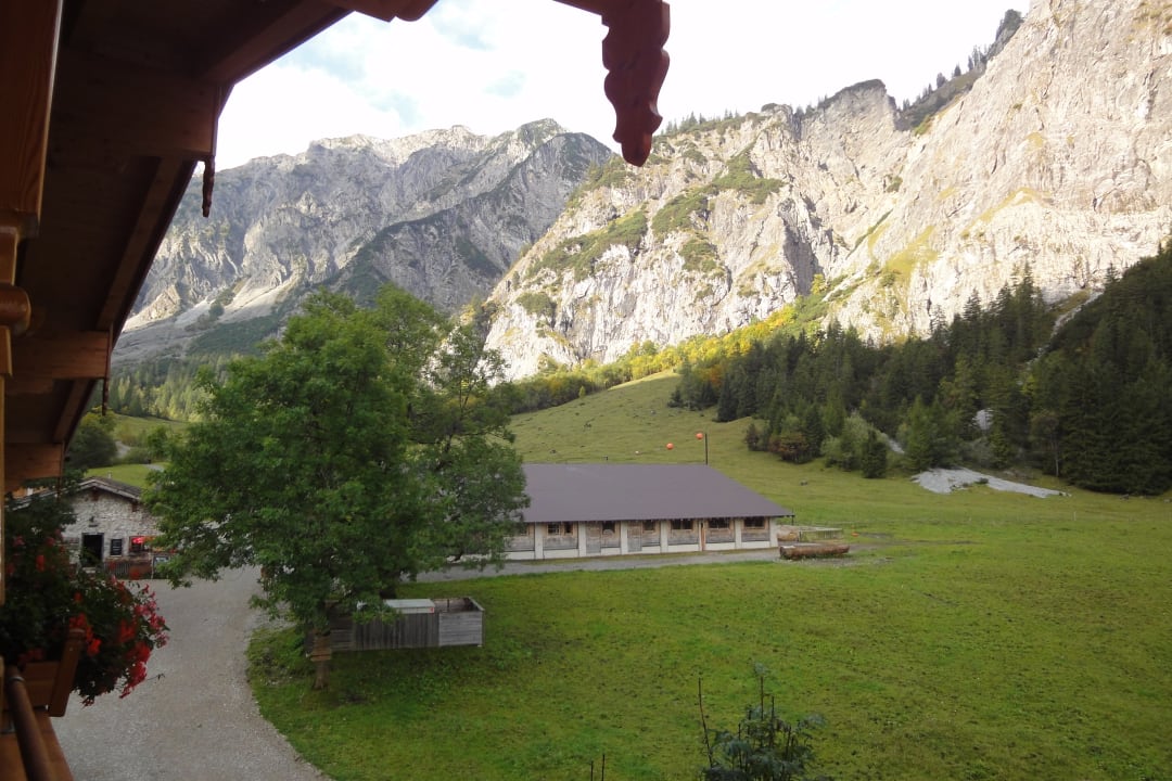 Ausblick Gramai Alm alpengenuss & natur spa