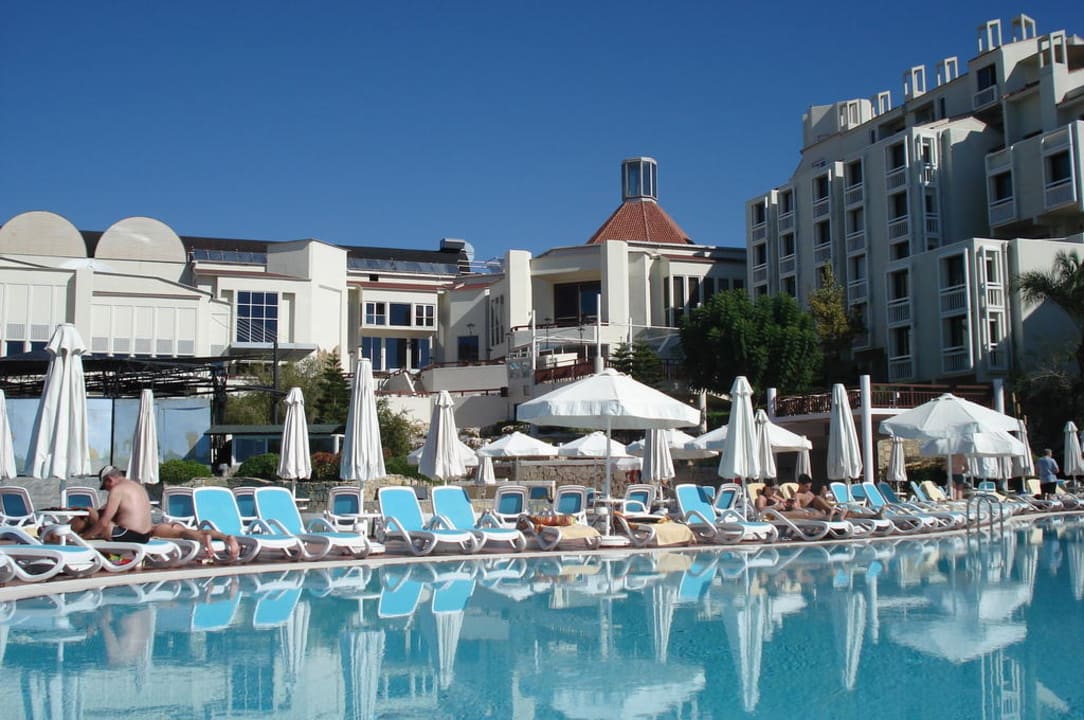 Hotel und Poolanlage PALOMA Perissia