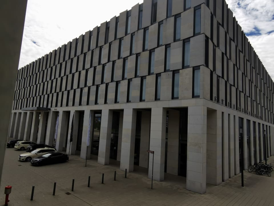 Außenansicht Steigenberger Airport Hotel Berlin