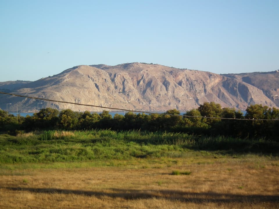 Z pokoju, na lewo góry, na prawo morze HARPIN Georgioupolis Resort Aquapark & SPA