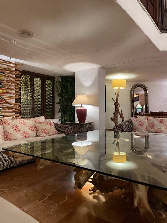 Lobby Hotel Parque Tropical