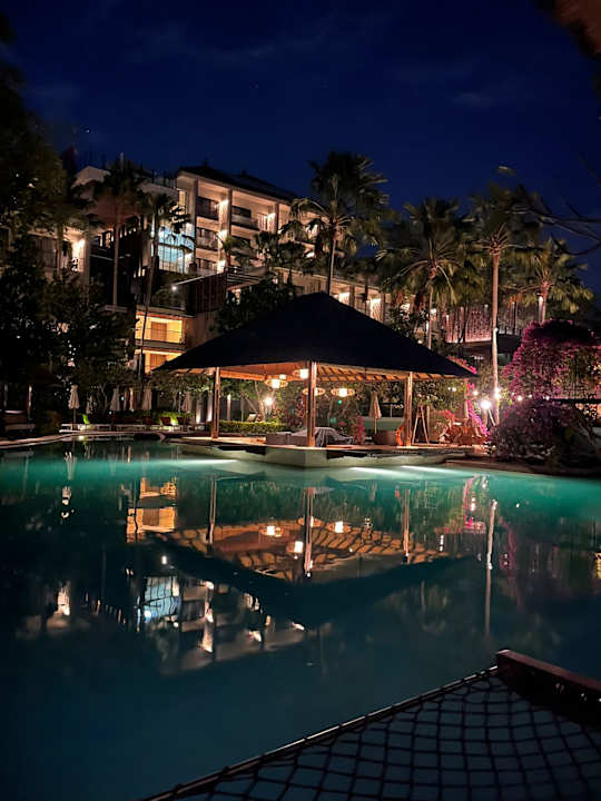 Pool Mövenpick Resort & Spa Jimbaran Bali