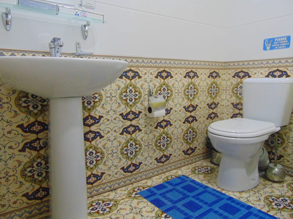 Zimmer Madrasah Polvon-Qori Boutique