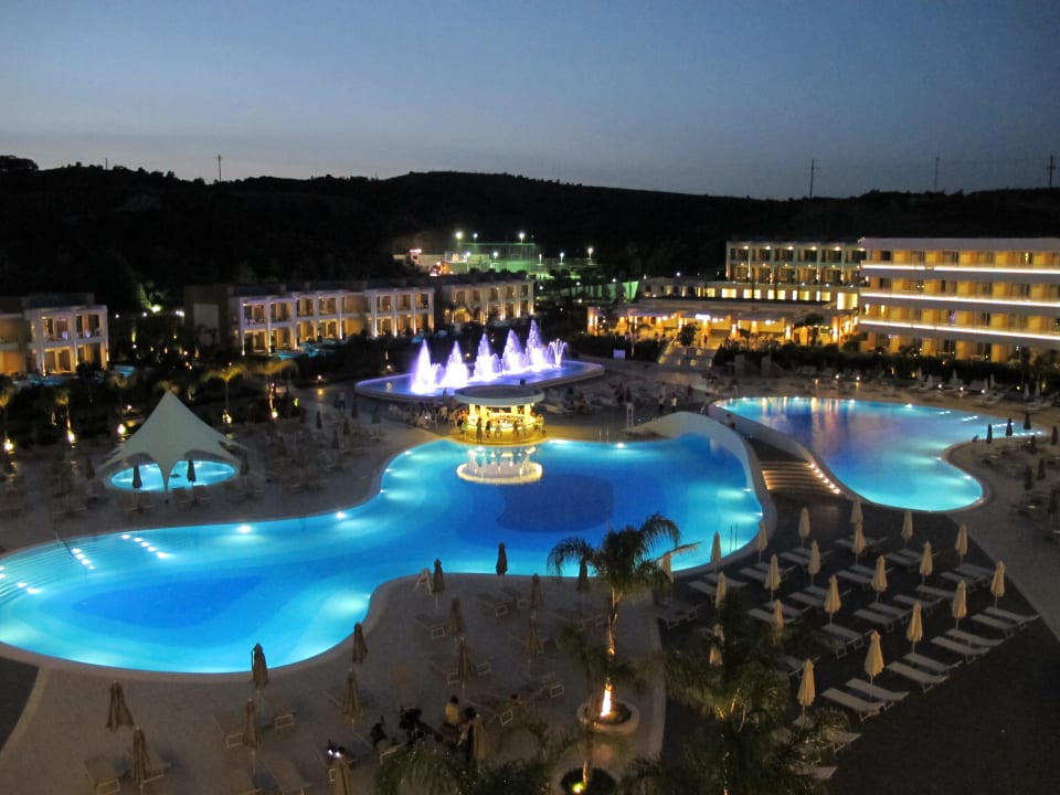 Traumhafte Poolanlage Princess Andriana Resort & Spa