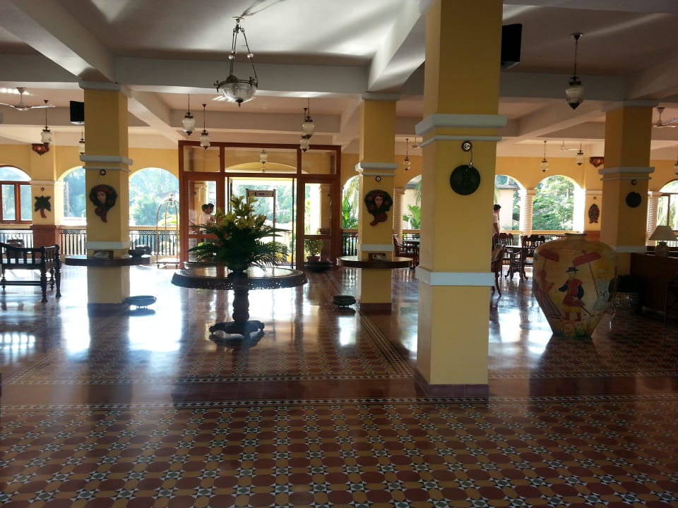 Lobby Country Inn & Suites By Carlson Goa Candolim