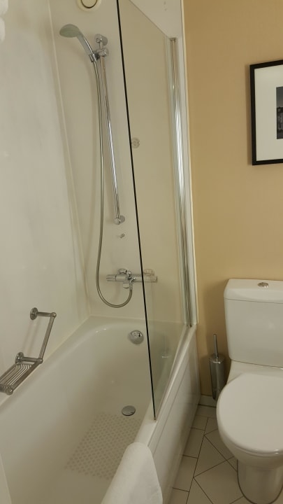 Badezimmer  Courtyard by Marriott Düsseldorf Seestern