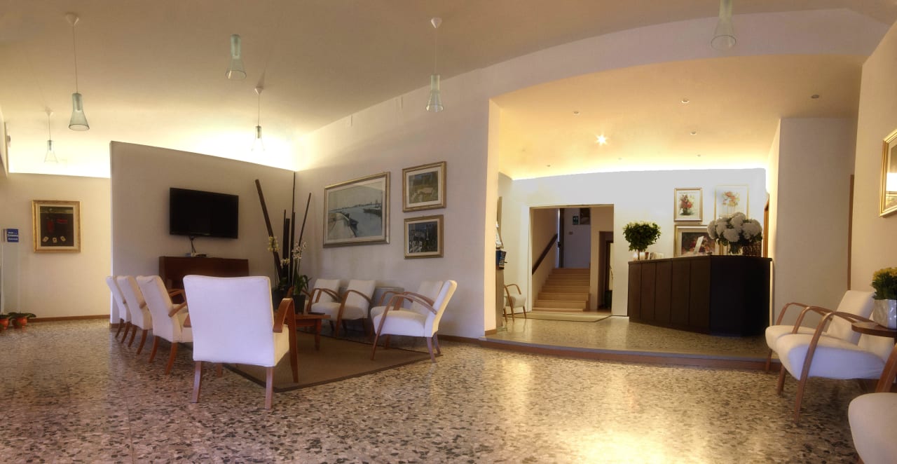 Entrata Hotel Colonna