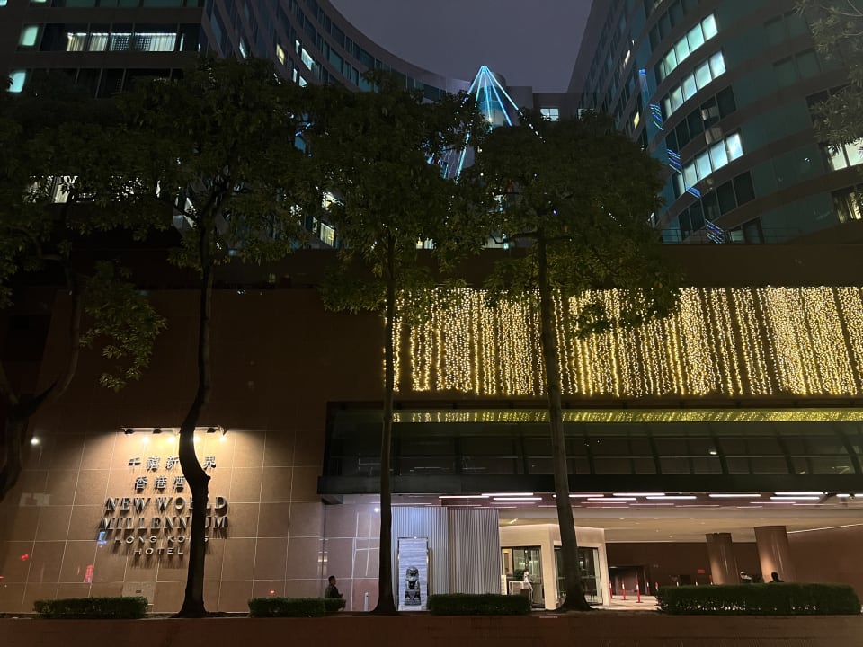 Außenansicht New World Millennium Hong Kong Hotel