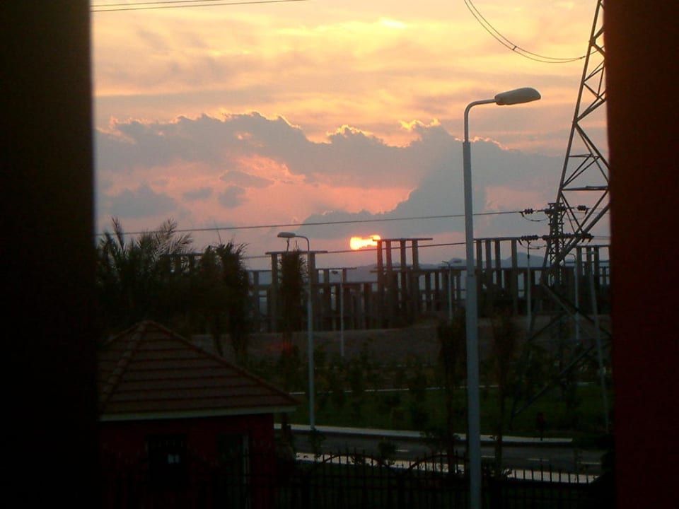 Sonnenaufgang, Aussicht von unserem Balkon Pickalbatros Alf Leila Wa Leila Resort - Neverland Hurghada