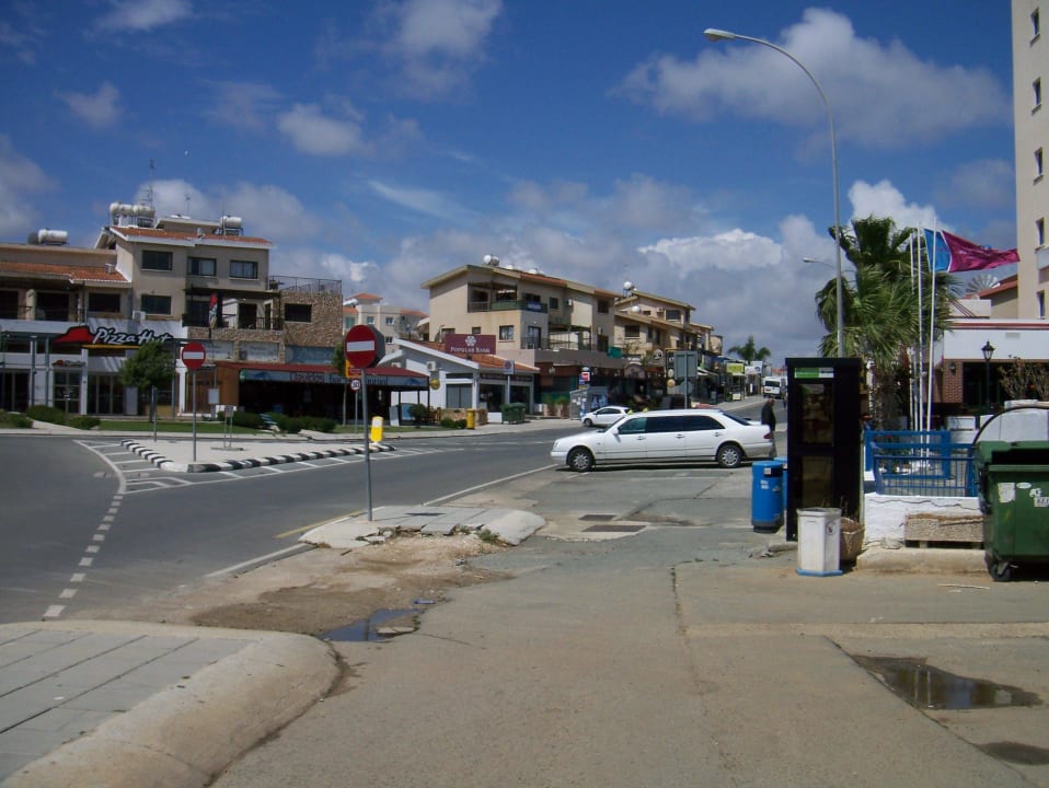 Blick auf die Einkaufsmeile Hotel Sunrise Beach