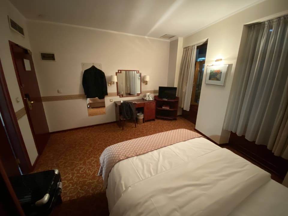 Zimmer RAMADA Majestic Bucharest Hotel