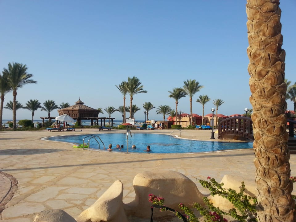 Fragment głównego basenu Swisstouch Oriental Resort Marsa Alam