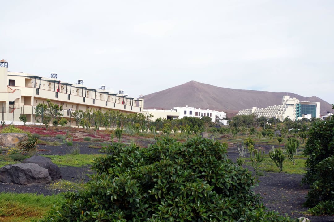 Wschodnia ściana hotelu El Trebol (po lewej str.) Hotel El Trebol