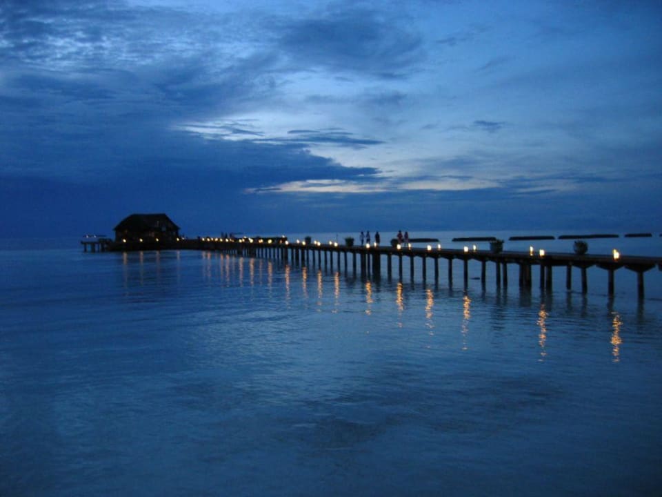 Steg zur Tauchbasis / Bootsanlegestelle Sun Siyam Olhuveli