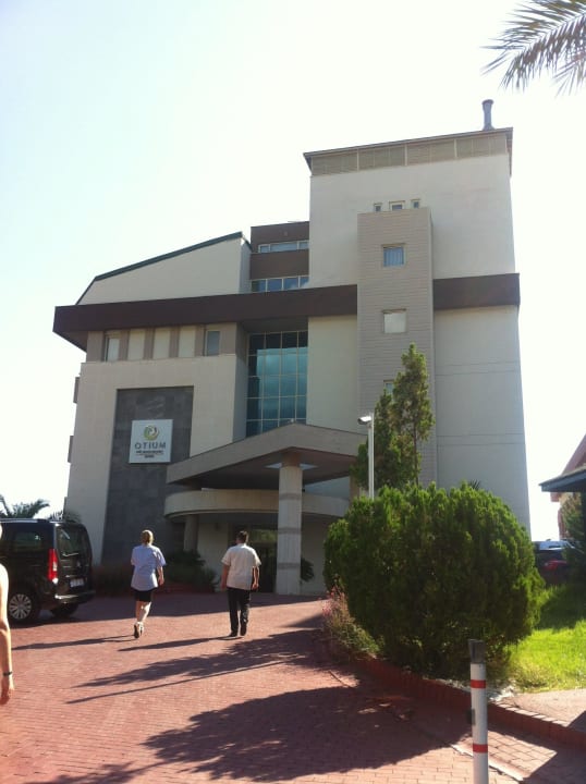 Außenansicht vom Hauptgebäude Armas Gül Beach