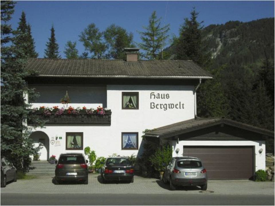 Hausansicht Haus Bergwelt