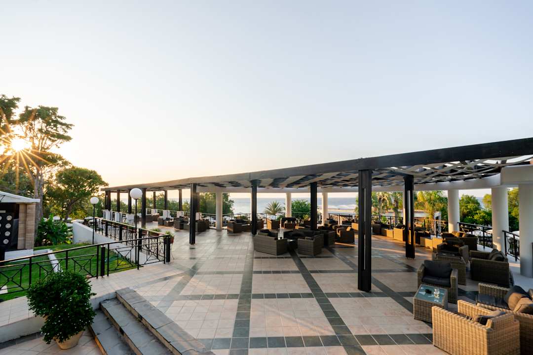 Außenansicht Hotel Calypso Beach