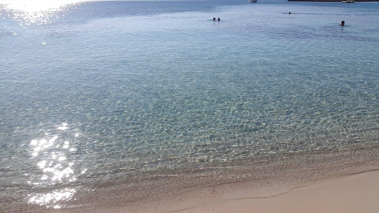 Kristallklares Wasser Asterias Beach