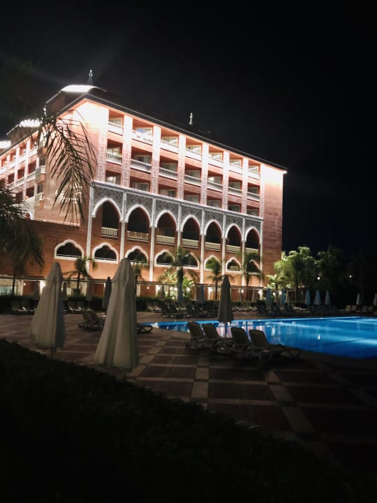 Außenansicht Royal Taj Mahal Hotel