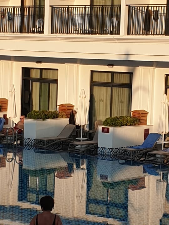 Pool Side Royal Style Hotel