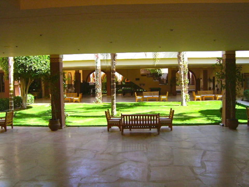 Vor dem Speiseraum Hotel Sea Club Stella Di Mare