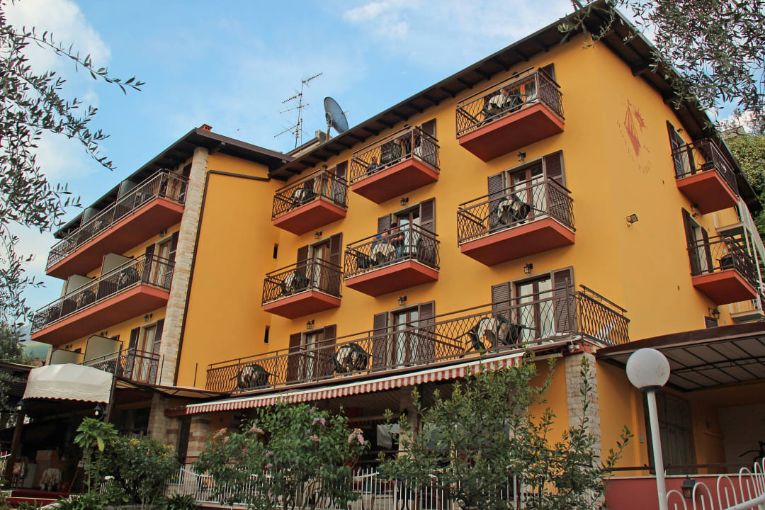 Hotelgebäude Hotel Rabay