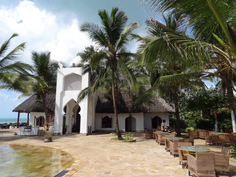 Blick zur Strandbar Sultan Sands Island Resort & Spa