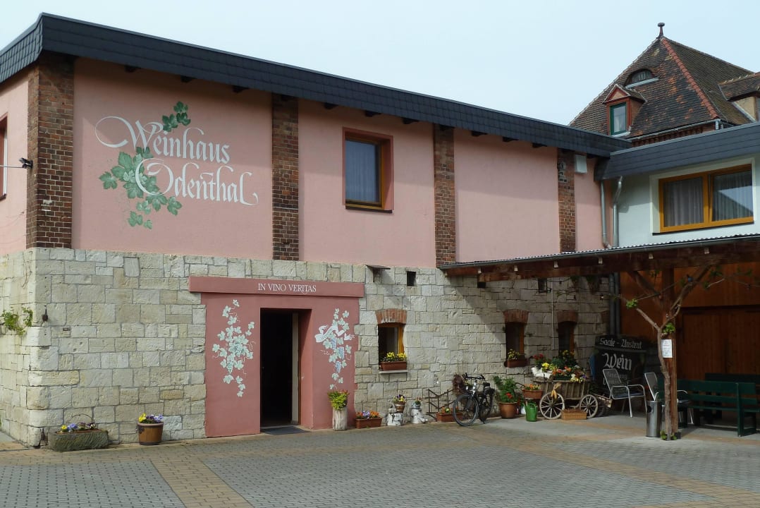 Weinstube und Frühstücksraum Pension Unstrutpromenade