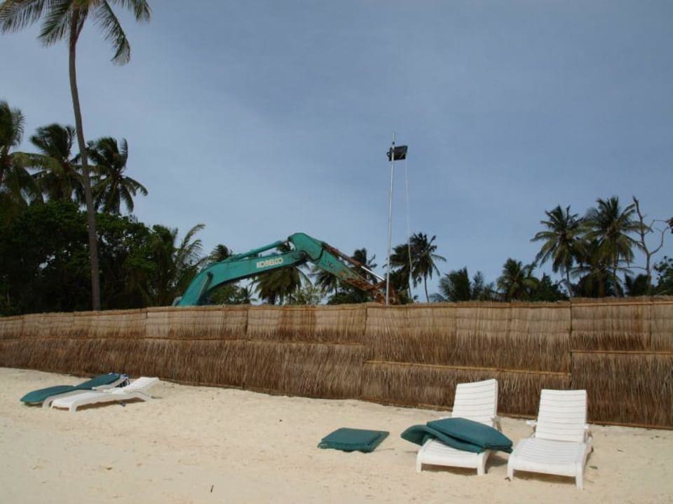 Baustelle     ( POOL ) Meeru Maldives Resort Island