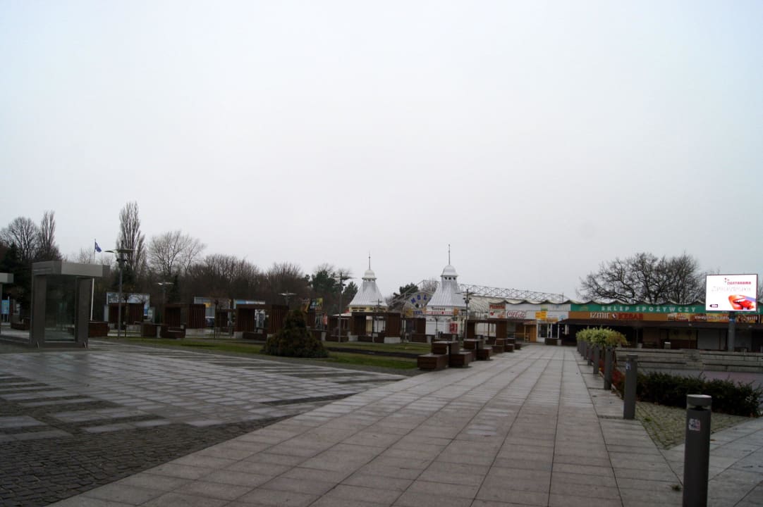 Przed hotelem Hotel Aurora Family & SPA