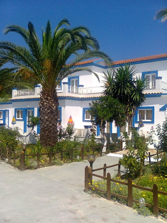 Neues  Gebäude Hotel Akis