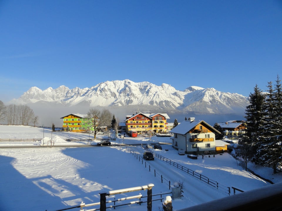 Blick zum Dachstein Hotel Das Platzl