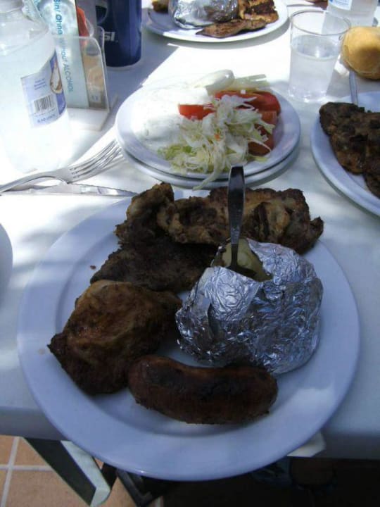 Barbeque am Pool Canary Garden Club