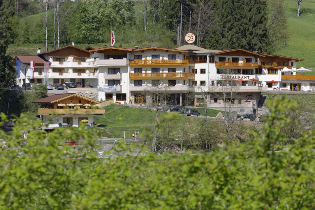 Berghof im Sommer Hotel Berghof