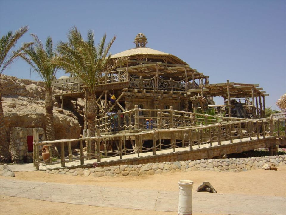 Fischrestaurant und Tauchbasis am Strand Parrotel Beach Resort