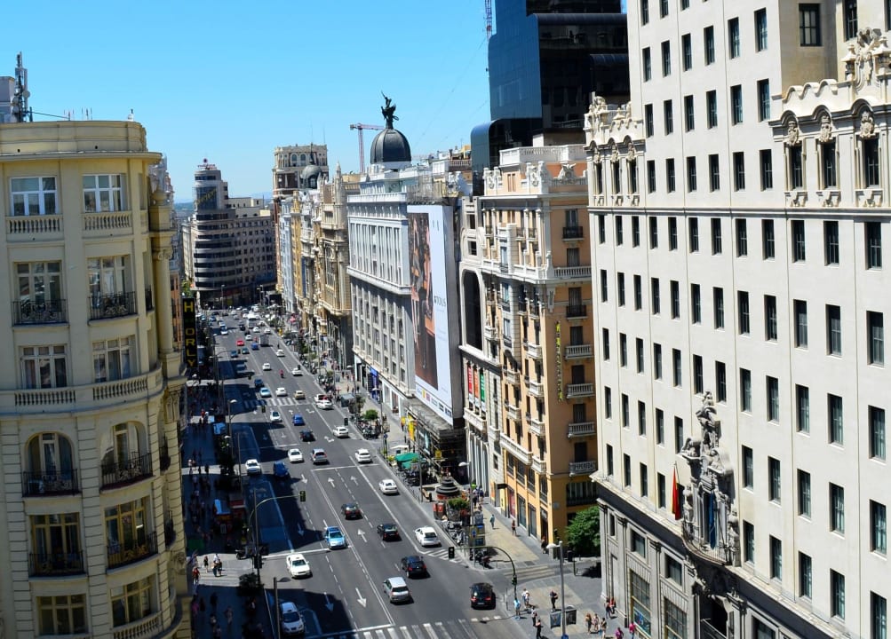 Blick auf die Gran Via  NH Collection Madrid Gran Vía