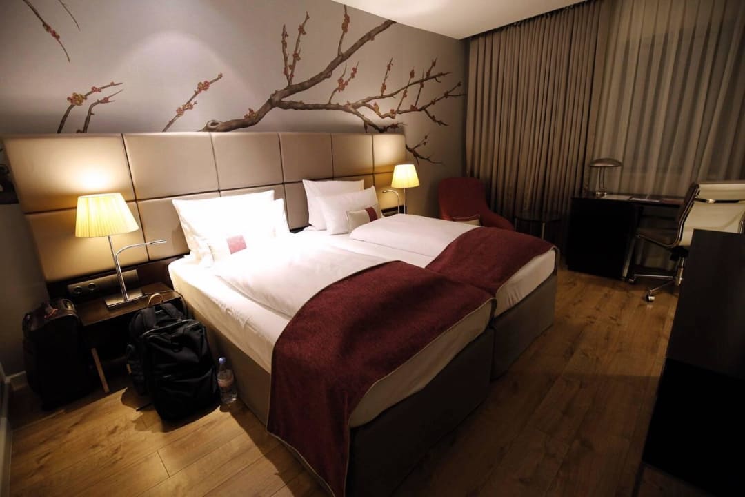Crown The Posthouse Berlin – Leonardo Limited Edition
