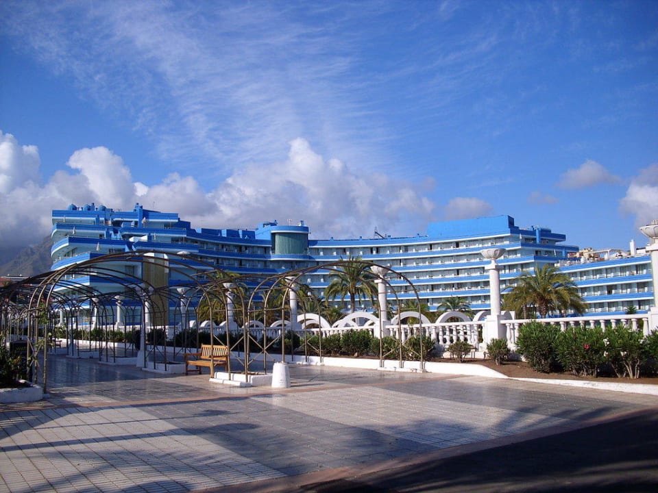 Außenansicht vom Strand Mediterranean Palace Hotel