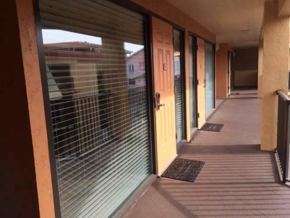 Eingangsbereich zu den Apartments Hotel Coconut Cove Resort