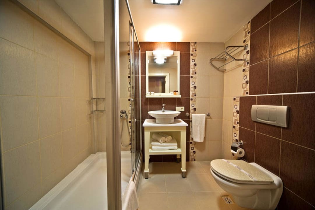 Bathroom Hotel Q Inn