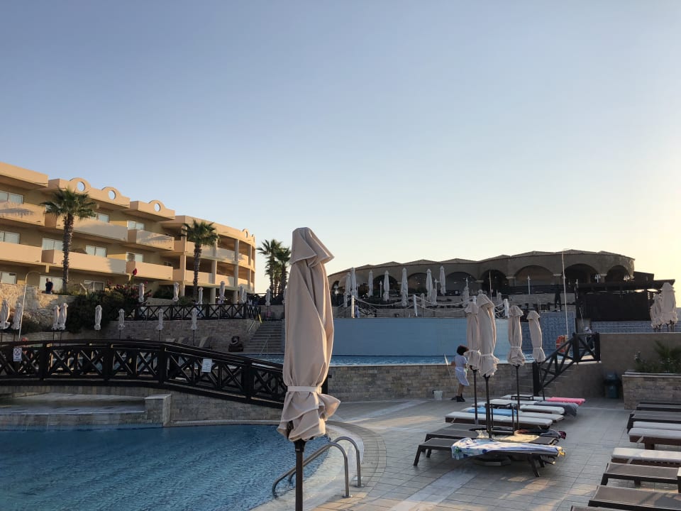 Außenansicht Hotel Kalithea Horizon Royal